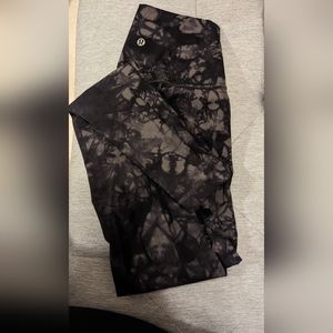 Lulu lemon wonder under tie dye full length leggings size 4